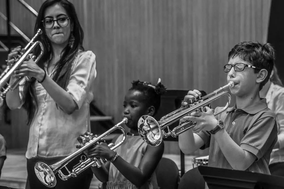 Maria Valencia classroom music session